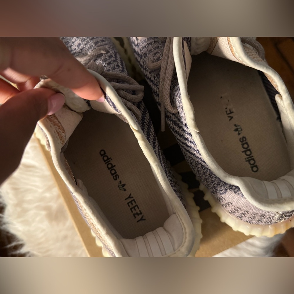 Yeezy Boost 350 V2- Ash Pearl - Picture 6 of 9